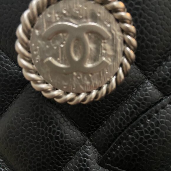 Authentic Chanel caviar leather tote bag with matching wallet - Picture 3 of 9